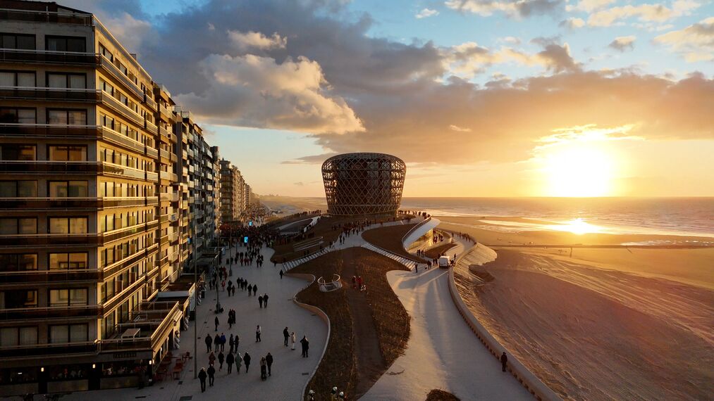 ConceptWall 50 Façades, MasterLine 8 Windows, MasterLine 8 Doors and MasterPatio Sliding & Folding - SILT Middelkerke located in Middelkerke, Belgium